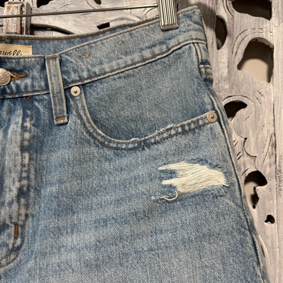 Madewell Relaxed Denim Side Slit Cutoff Medium Wash Distressed Jean  Shorts NWT - Picture 3 of 8